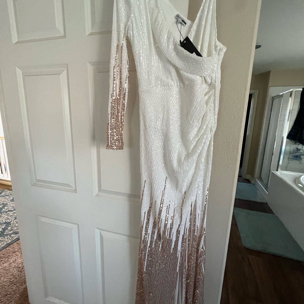 Brand New White / Rose Gold ombré Sequins Formal Dress M